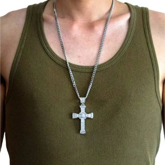 New 18k gold Hip Hop Rapper Iced Out Crystal Cross - Picture 7 of 8